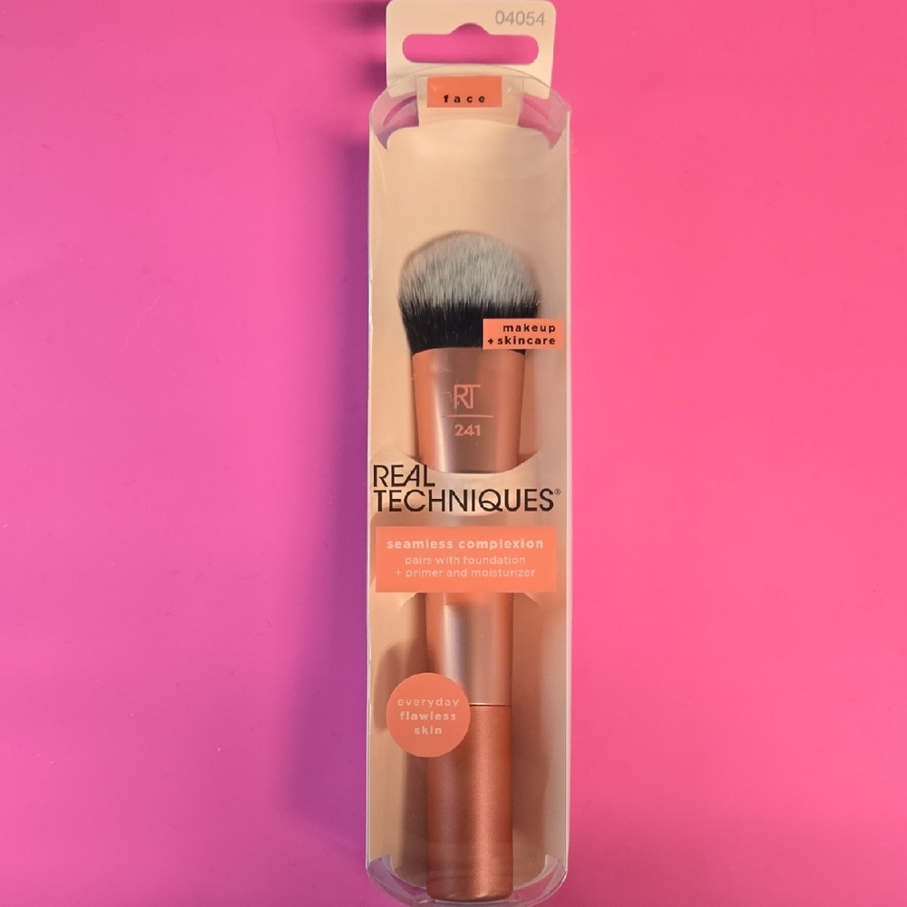 Real Techniques Seamless Complexion Brush with Orange Handle